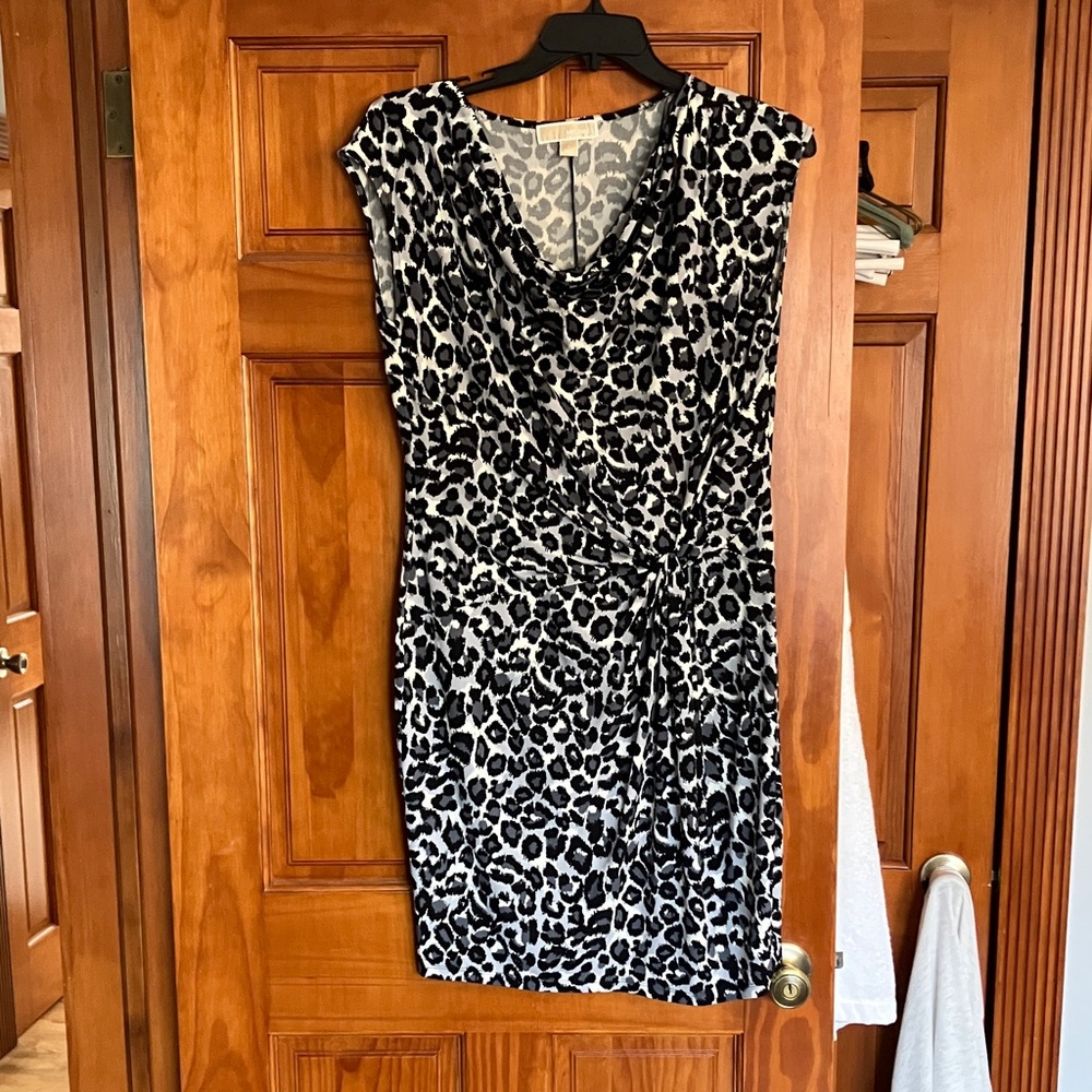 Michael Kors Black/White Leopard Print Dress Size L Cowl neckline, knot at waist